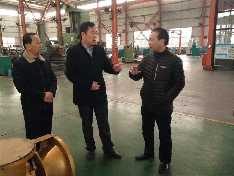 章丘雙山街道黨工委書記李屹東考察山東茄子视频免费观看機械有限公司 章丘雙山街道黨工委書記李屹東考察山東茄子视频免费观看機械有限公司