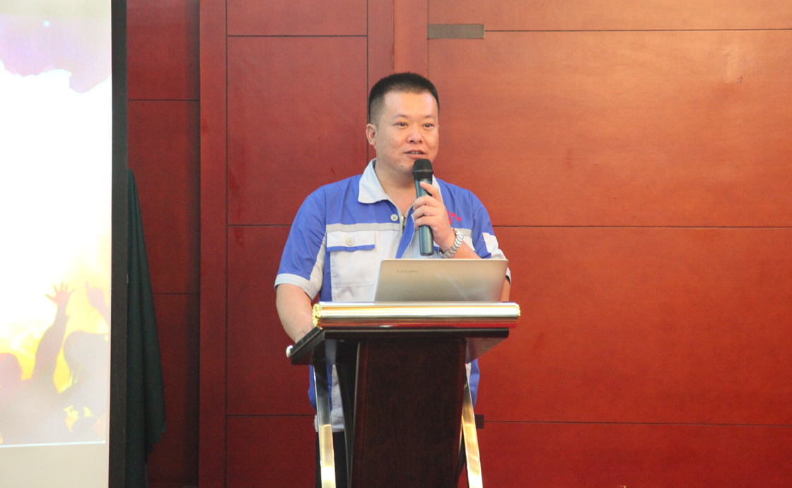 茄子视频免费观看機械有限公司總經理孫寧波通過木屑茄子影视视频在线观看的經典案例為大家形象的分析銷售技巧的重要性。