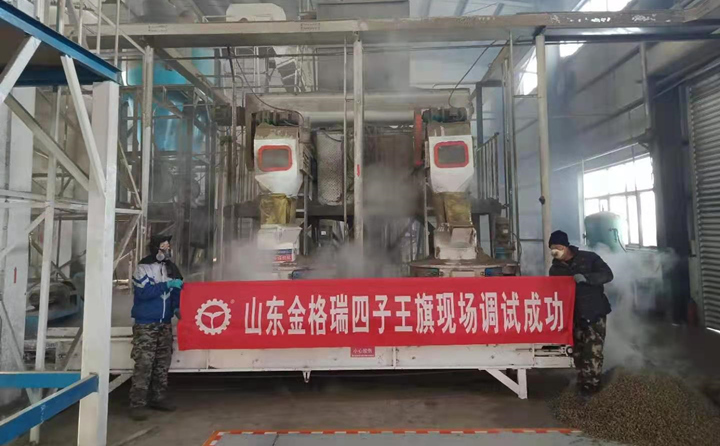 四子王旗造粒機正在安裝 四子王旗造粒機正在安裝