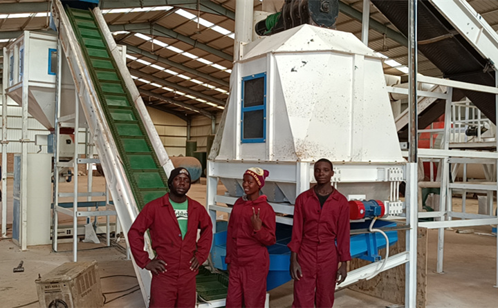 黑人小哥小妹紛紛為茄子视频免费观看茄子影视视频在线观看設備的產能點讚豎大拇指 黑人小哥小妹紛紛為茄子视频免费观看茄子影视视频在线观看設備的產能點讚豎大拇指